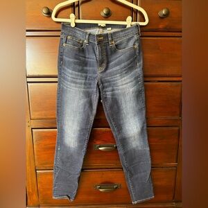 J crew women’s skinny jean, like new condition, medium/dark wash